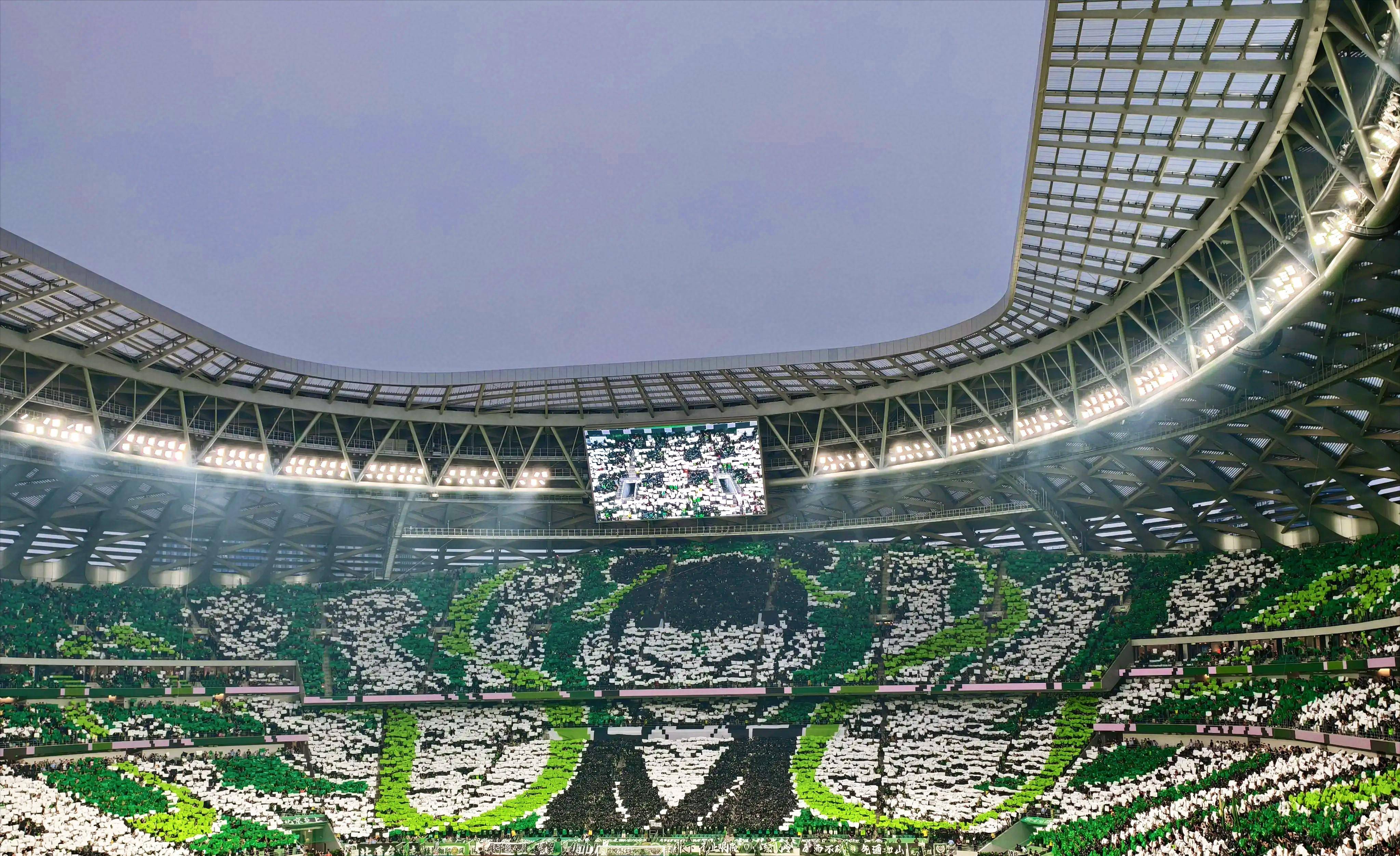 关键时刻法国杯焦点战，勒沃库森单刀错失，信心回归，更衣室氛围转暖(马竞苦战勒沃库森)