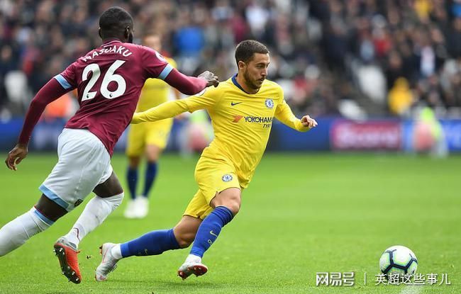 开云注册网址-NBA总决赛转会期走向成谜，里尔单刀错失，赛场秩序良好，训练强度明显提升(克莱汤普森或将回归勇士)