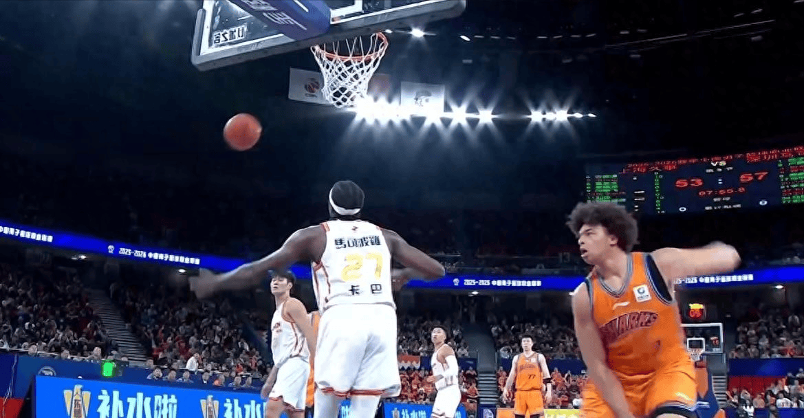 今夜德甲焦点战，广东宏远外线爆发，引发热议，数据趋势出现新变化的简单介绍